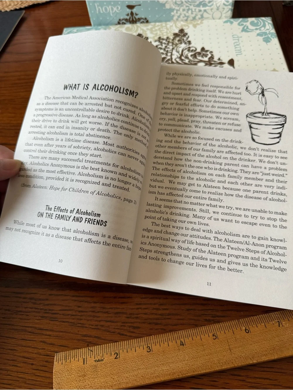 Courage to Be Me: Living With Alcoholism by Al-Anon Family Group Headquarters